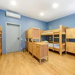 بيت شباب Friday أوديسا